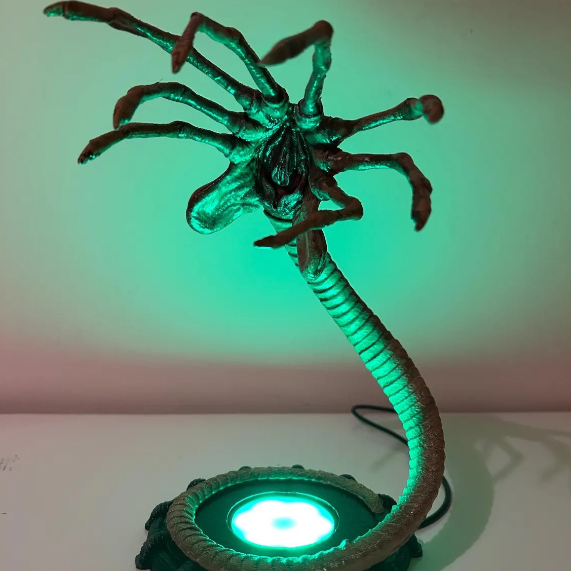 Alien Facehugger Lamp Nachtlam - Home Decor Halloween recensie en prijs